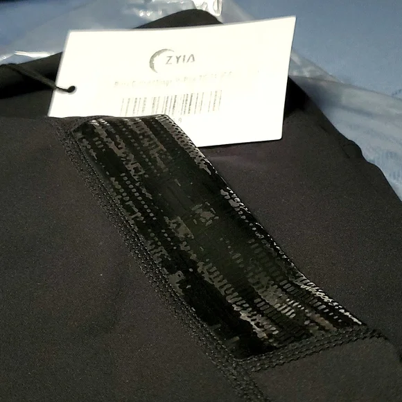 NWT Zyia Black Cuffed Mirage Mid-Rise 7/8 24" - 6-8 - Picture 2 of 9